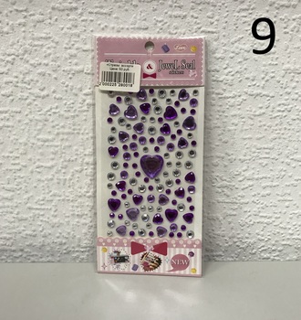 +  Стразы на клееввой основе