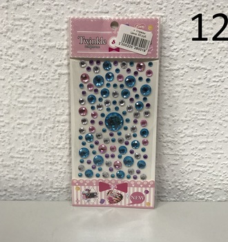 +  Стразы на клееввой основе